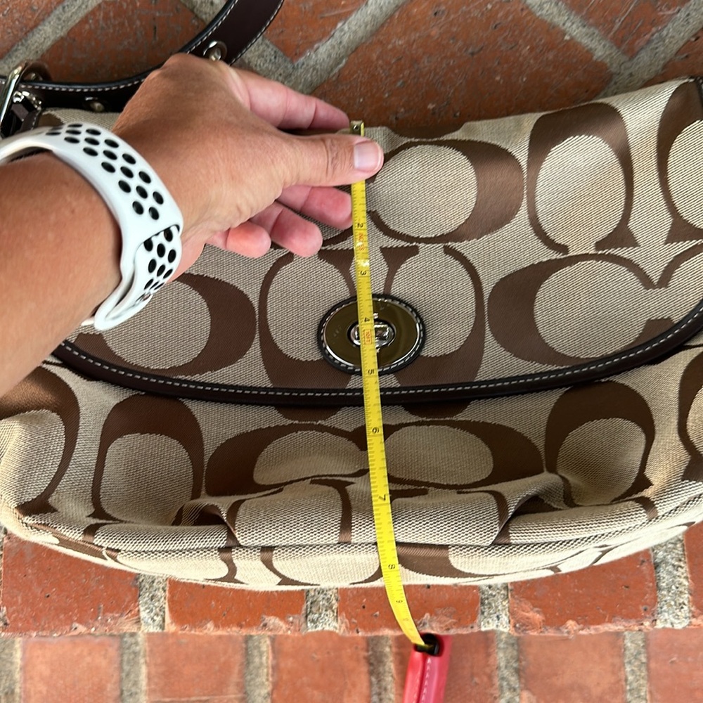 ➰Coach Brown Signature Shoulder Bag. Like new condition. Vintage. - Picture 11 of 15